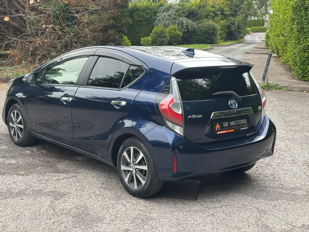 Toyota Aqua Hatchback, Petrol Hybrid, 2019, Blue