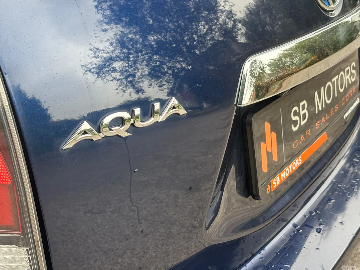 Toyota Aqua Hatchback, Petrol Hybrid, 2019, Blue