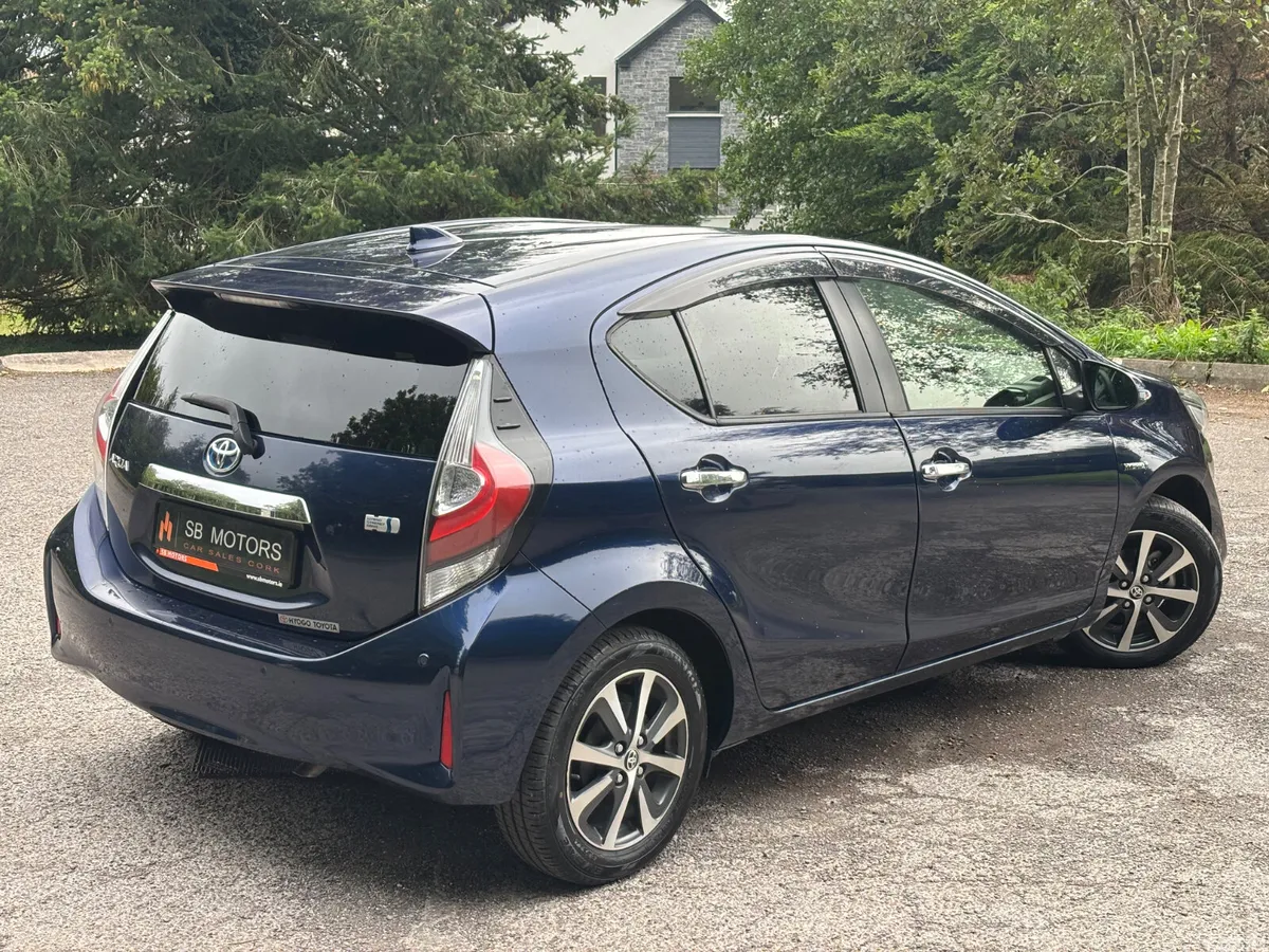 Toyota Aqua Hatchback, Petrol Hybrid, 2019, Blue