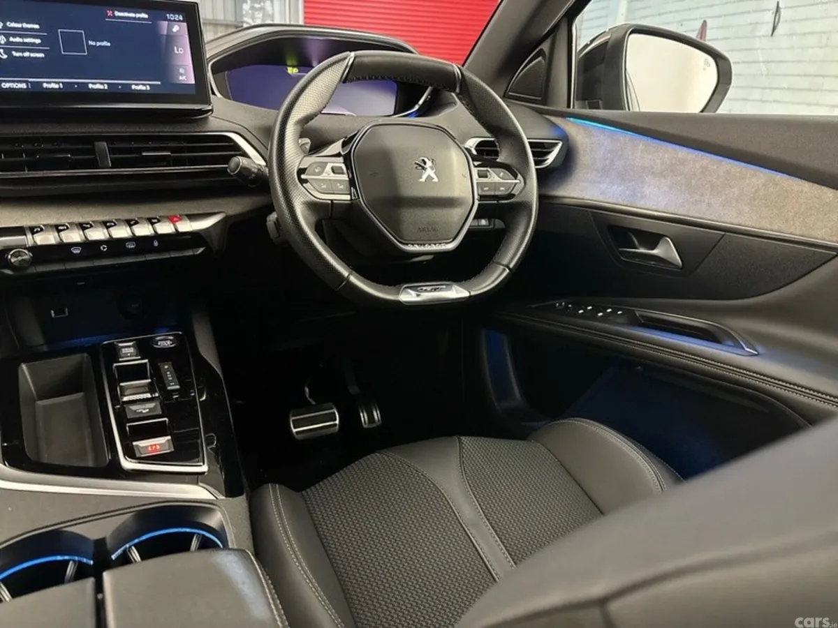 Peugeot 3008 MPV, Diesel, 2024, Grey