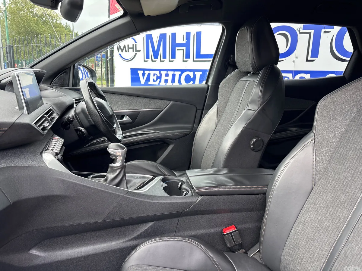 Peugeot 3008 MPV, Diesel, 2018, Grey