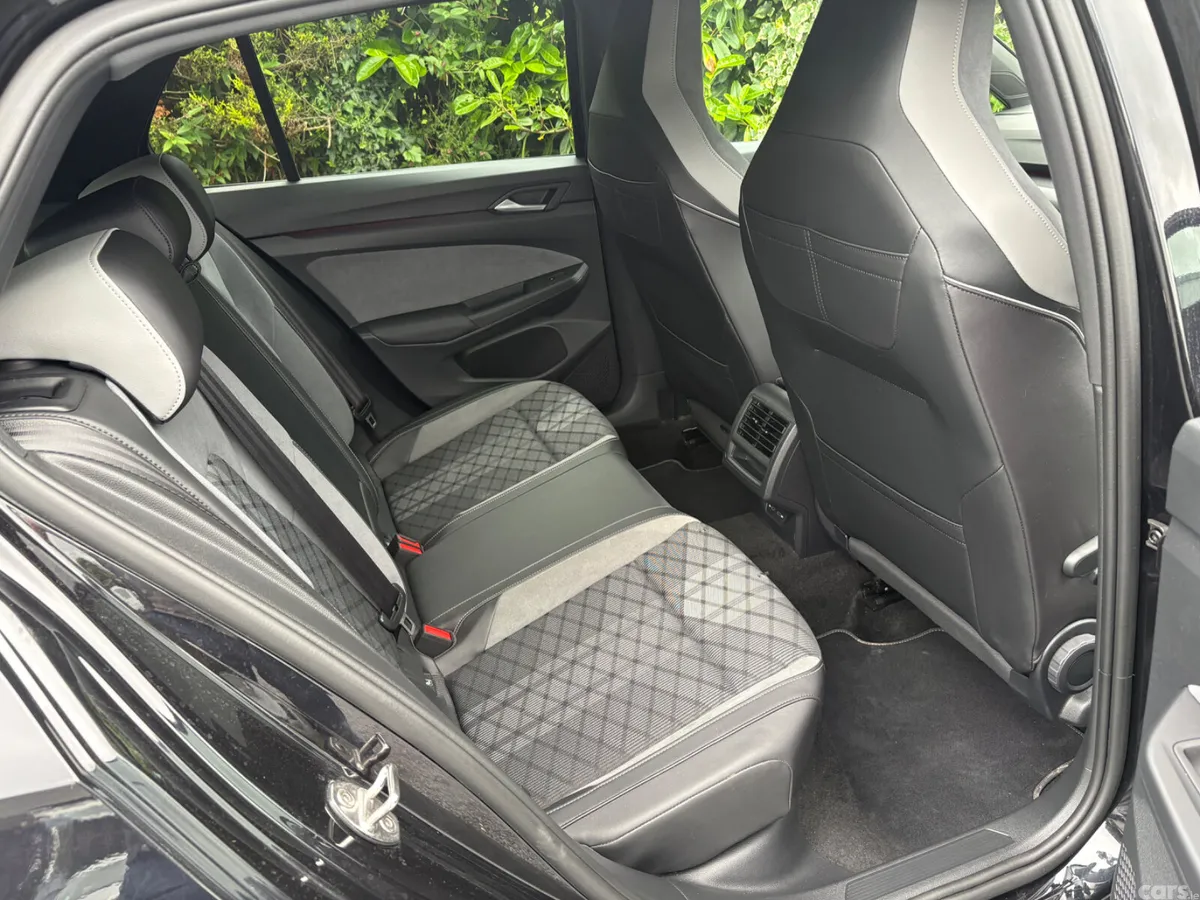 Volkswagen Golf Estate, Diesel, 2023, Black