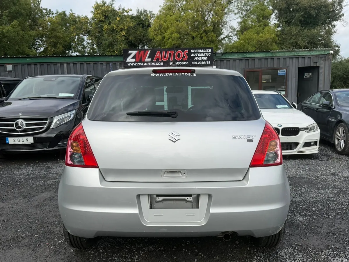 Suzuki Swift Hatchback, Petrol, 2009, White