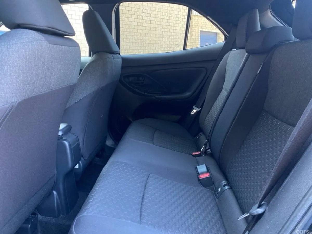 Toyota Yaris Cross Hatchback, Petrol Hybrid, 2024, Black