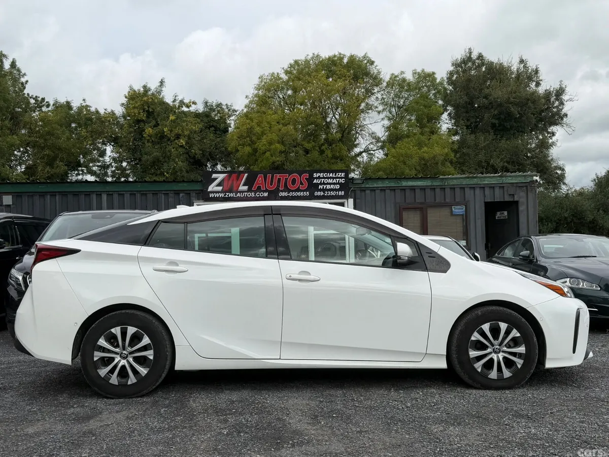 Toyota Prius Saloon, Petrol Hybrid, 2021, White