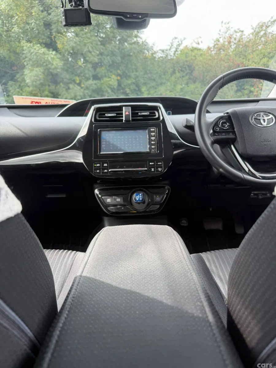 Toyota Prius Saloon, Petrol Hybrid, 2021, White