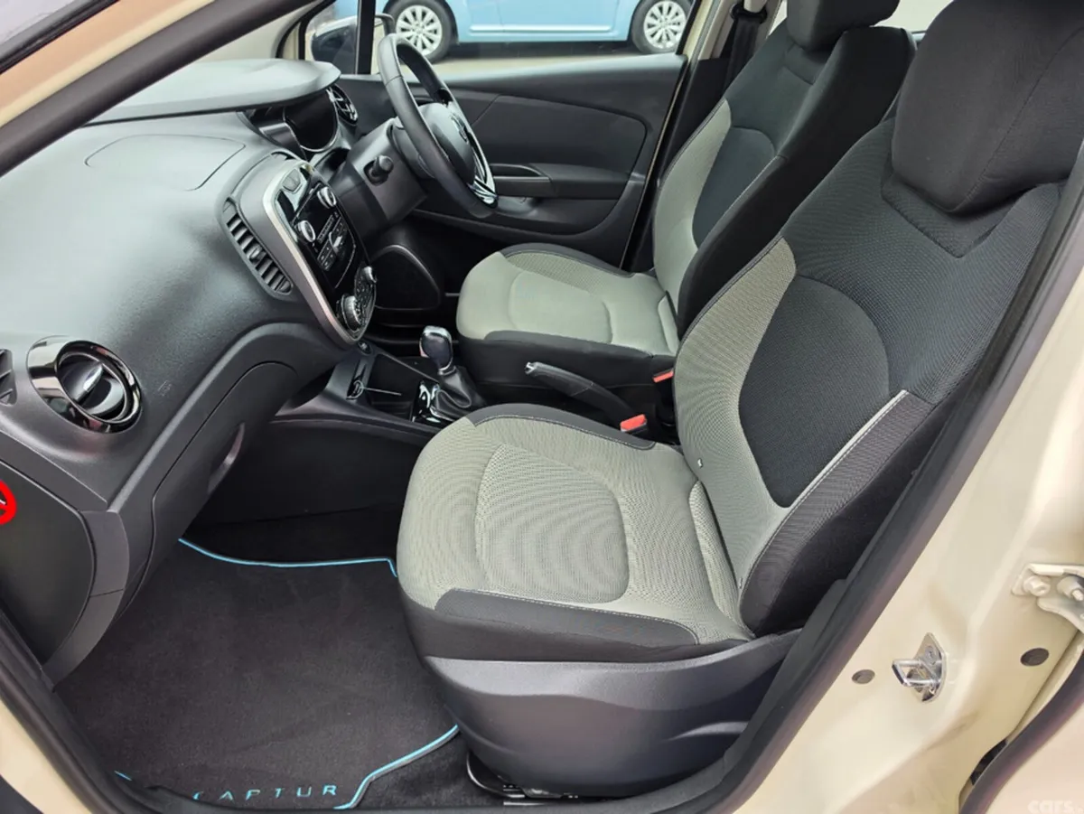 Renault Captur Hatchback, Petrol, 2017, Beige