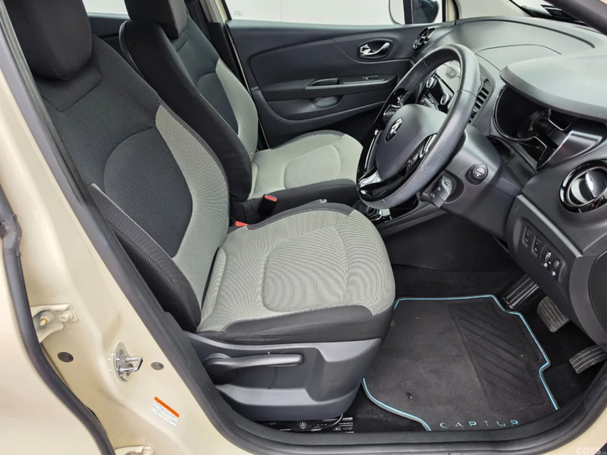 Renault Captur Hatchback, Petrol, 2017, Beige