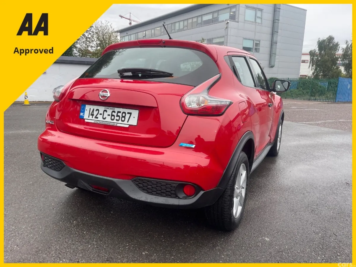Nissan Juke Hatchback, Diesel, 2014, Red