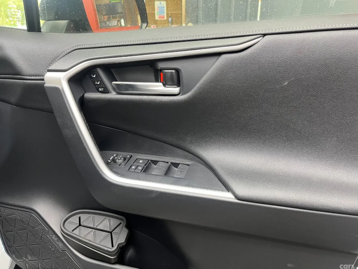 Toyota RAV4 SUV, Petrol Hybrid, 2024, White