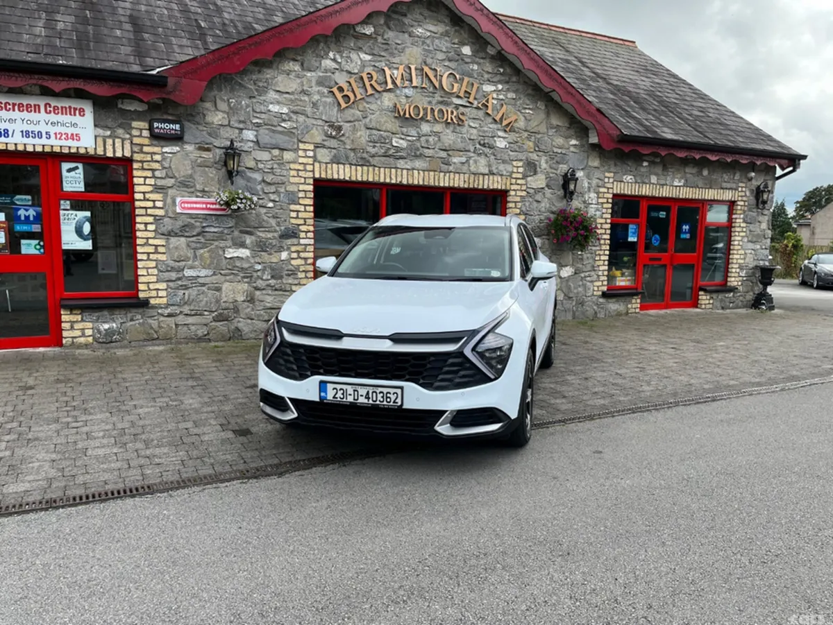 Kia Sportage MPV, Diesel, 2023, White