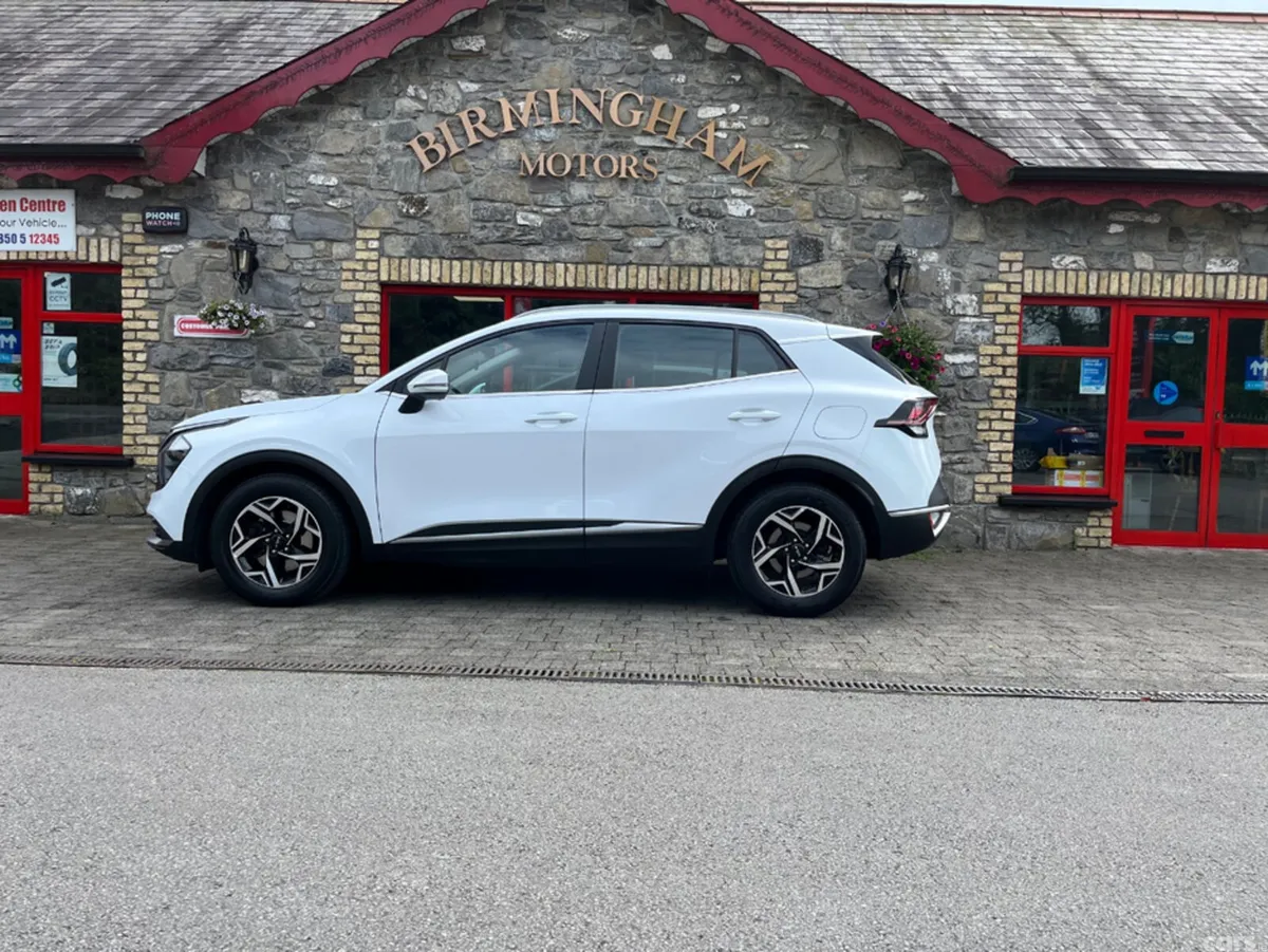 Kia Sportage MPV, Diesel, 2023, White