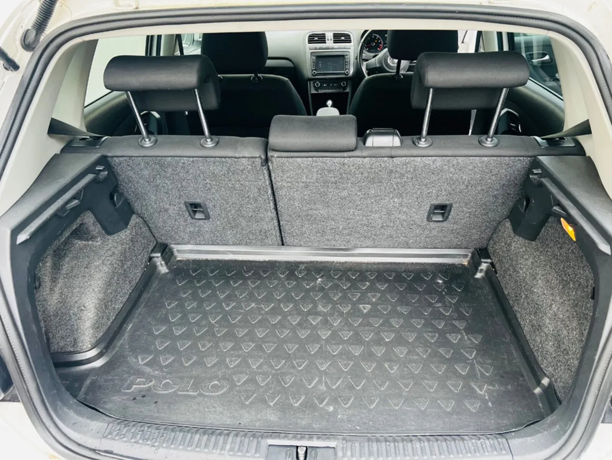Volkswagen Polo Hatchback, Petrol, 2013, White