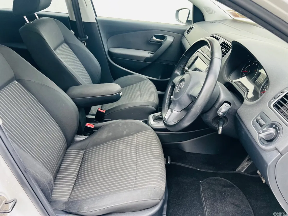 Volkswagen Polo Hatchback, Petrol, 2013, White