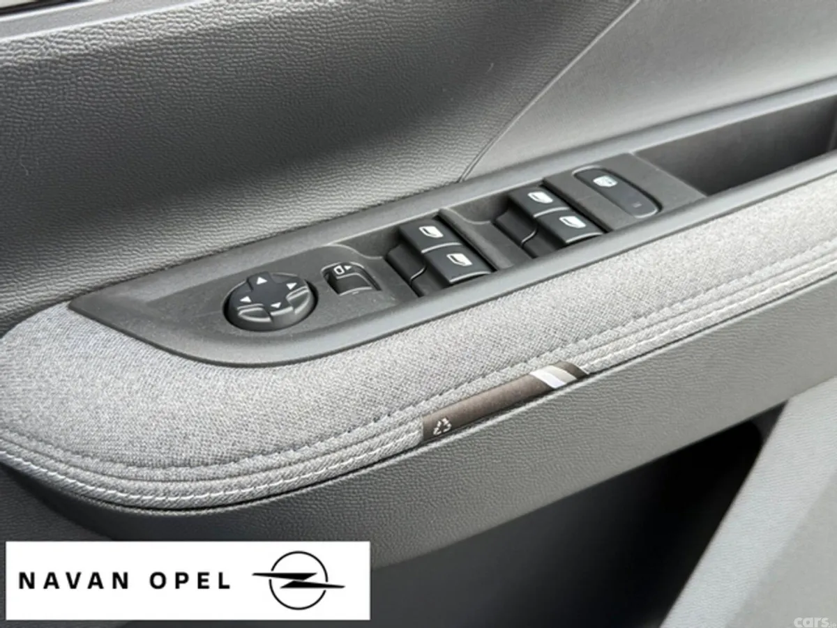 Opel Frontera SUV, Petrol Hybrid, 2027, Blue
