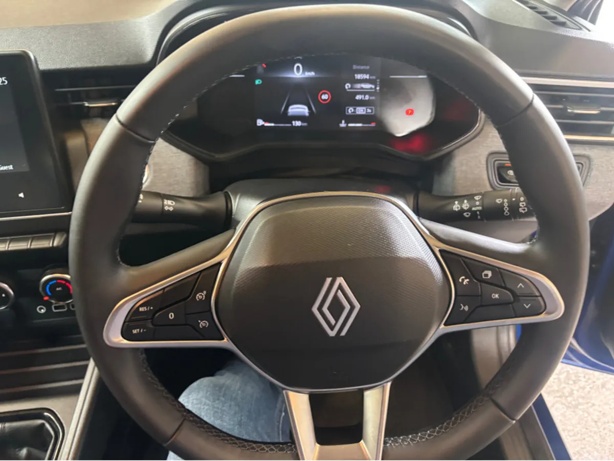 Renault Clio Hatchback, Petrol, 2025, Blue