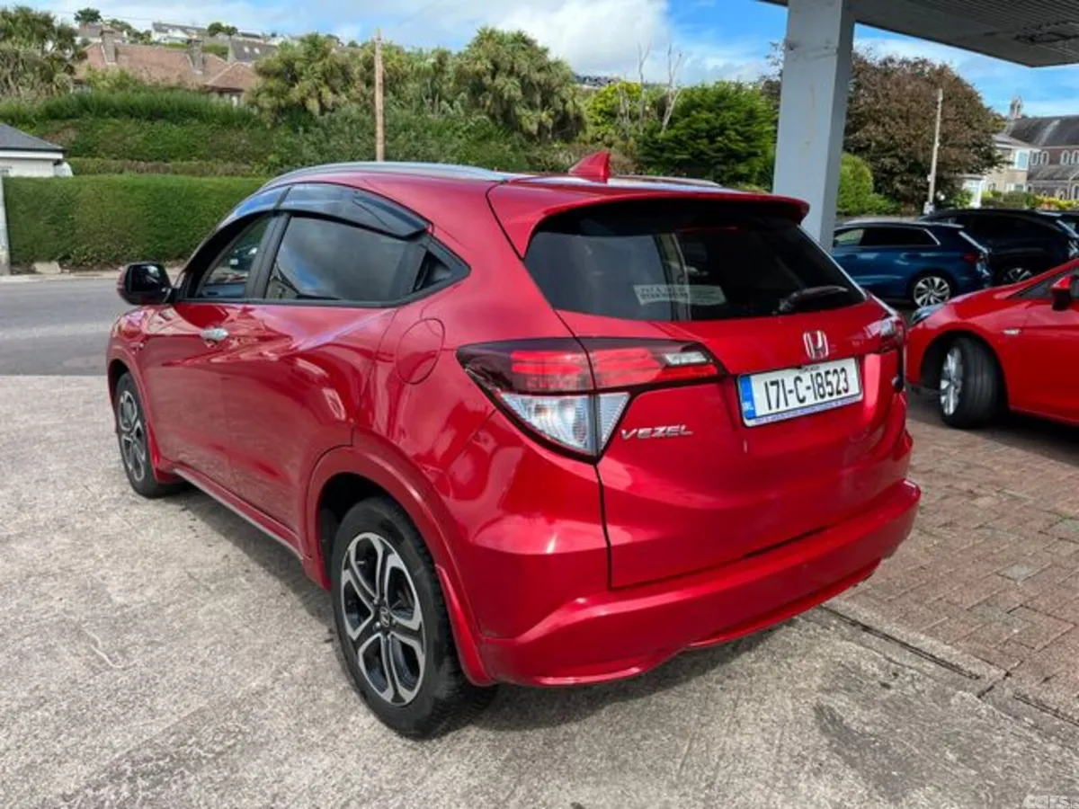 Honda Vezel MPV, Petrol Hybrid, 2017, Red