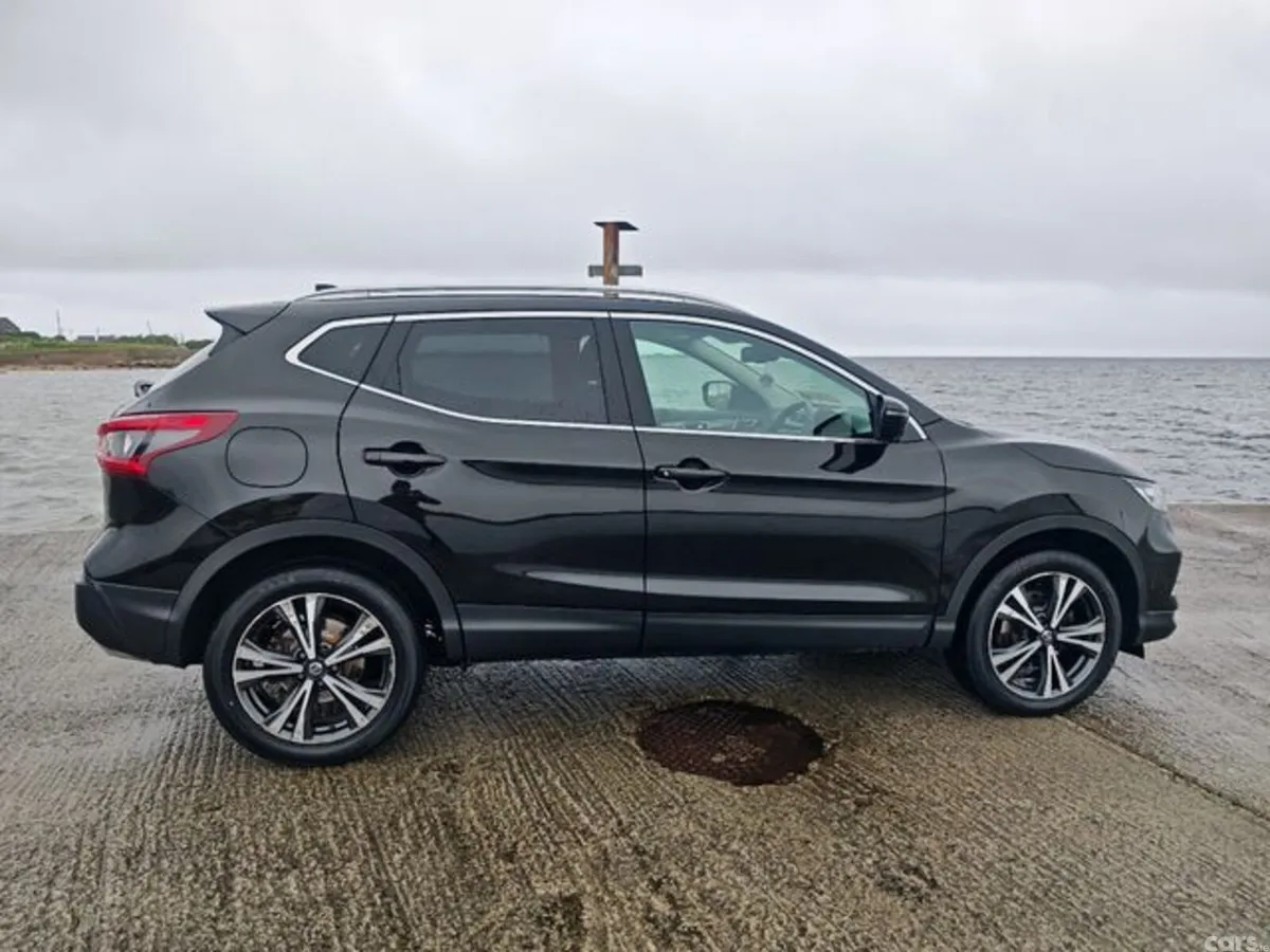 Nissan Qashqai Hatchback, Diesel, 2018, Black