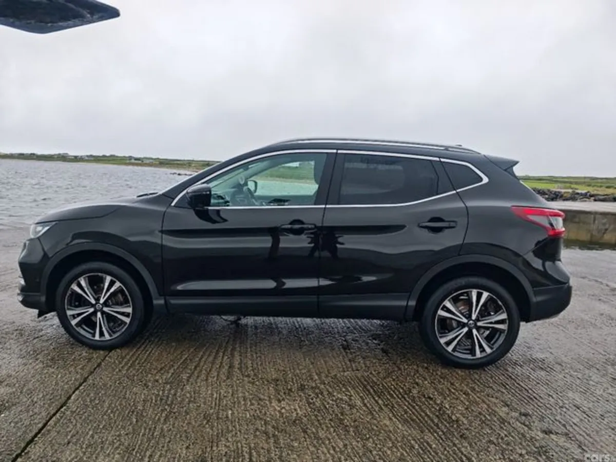 Nissan Qashqai Hatchback, Diesel, 2018, Black