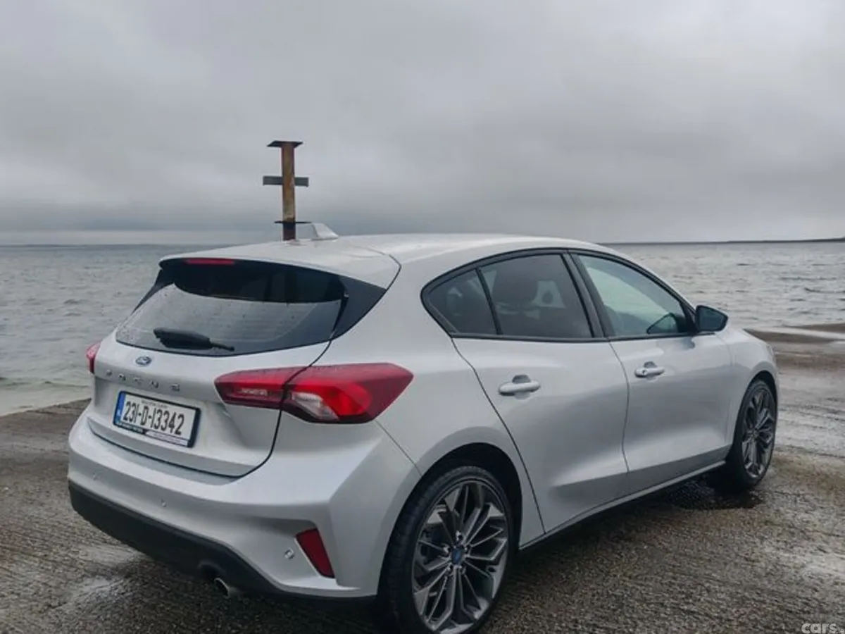 Ford Focus Hatchback, Diesel, 2023, Grey