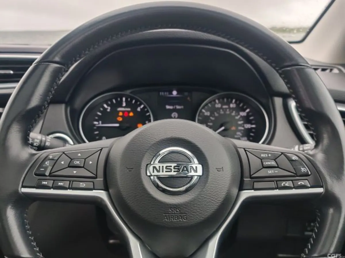 Nissan Qashqai Hatchback, Diesel, 2018, Black