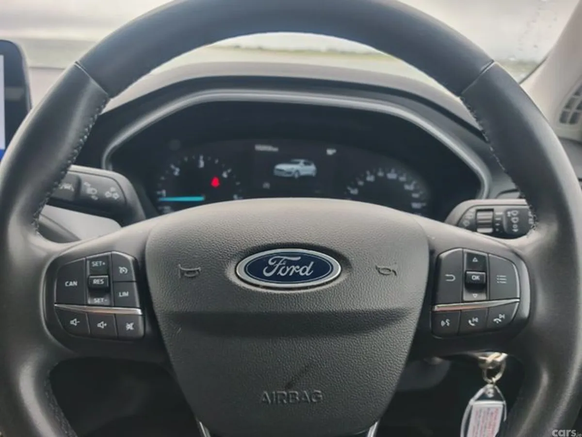 Ford Focus Hatchback, Diesel, 2023, Grey