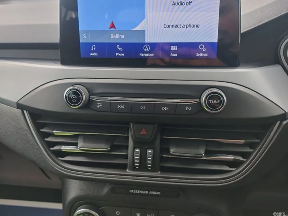 Ford Focus Hatchback, Diesel, 2023, Grey