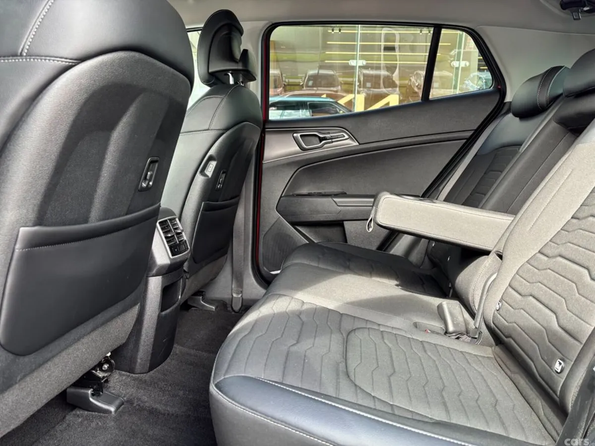 Kia Sportage SUV, Petrol Plug-in Hybrid, 2023, Red