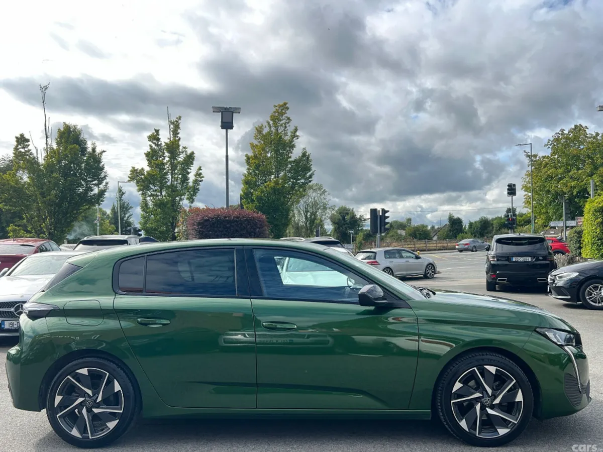 Peugeot 308 Hatchback, Petrol, 2023, Green