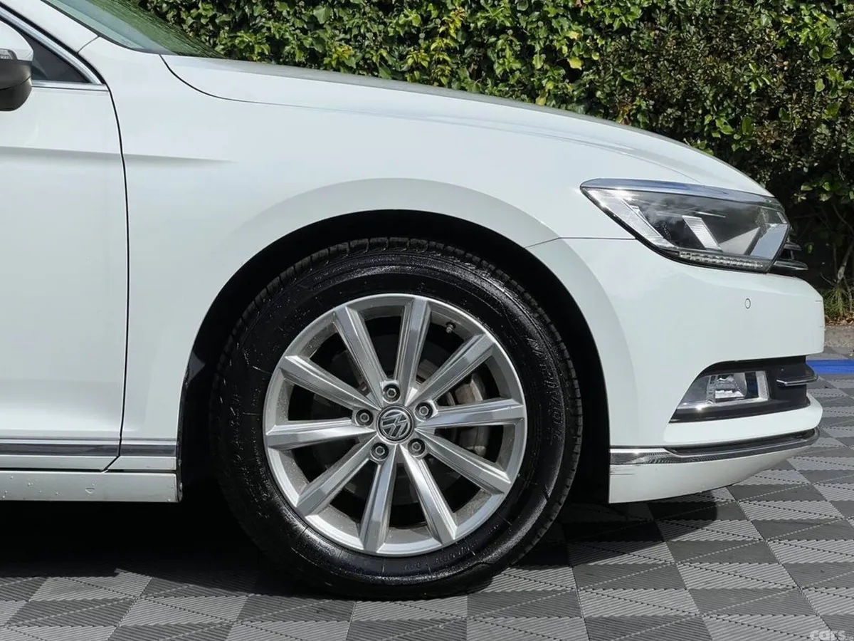 Volkswagen Passat Estate, Diesel, 2019, White