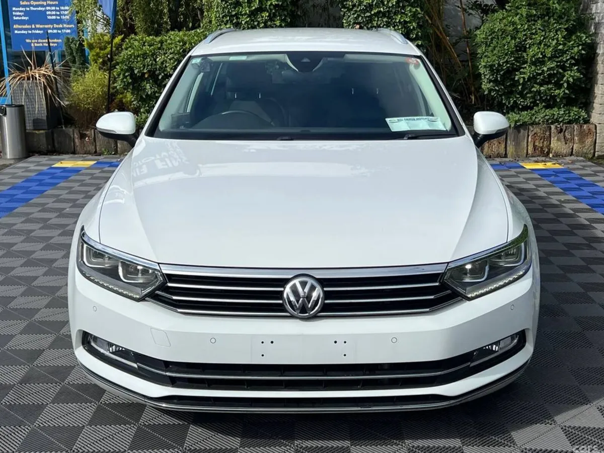 Volkswagen Passat Estate, Diesel, 2019, White