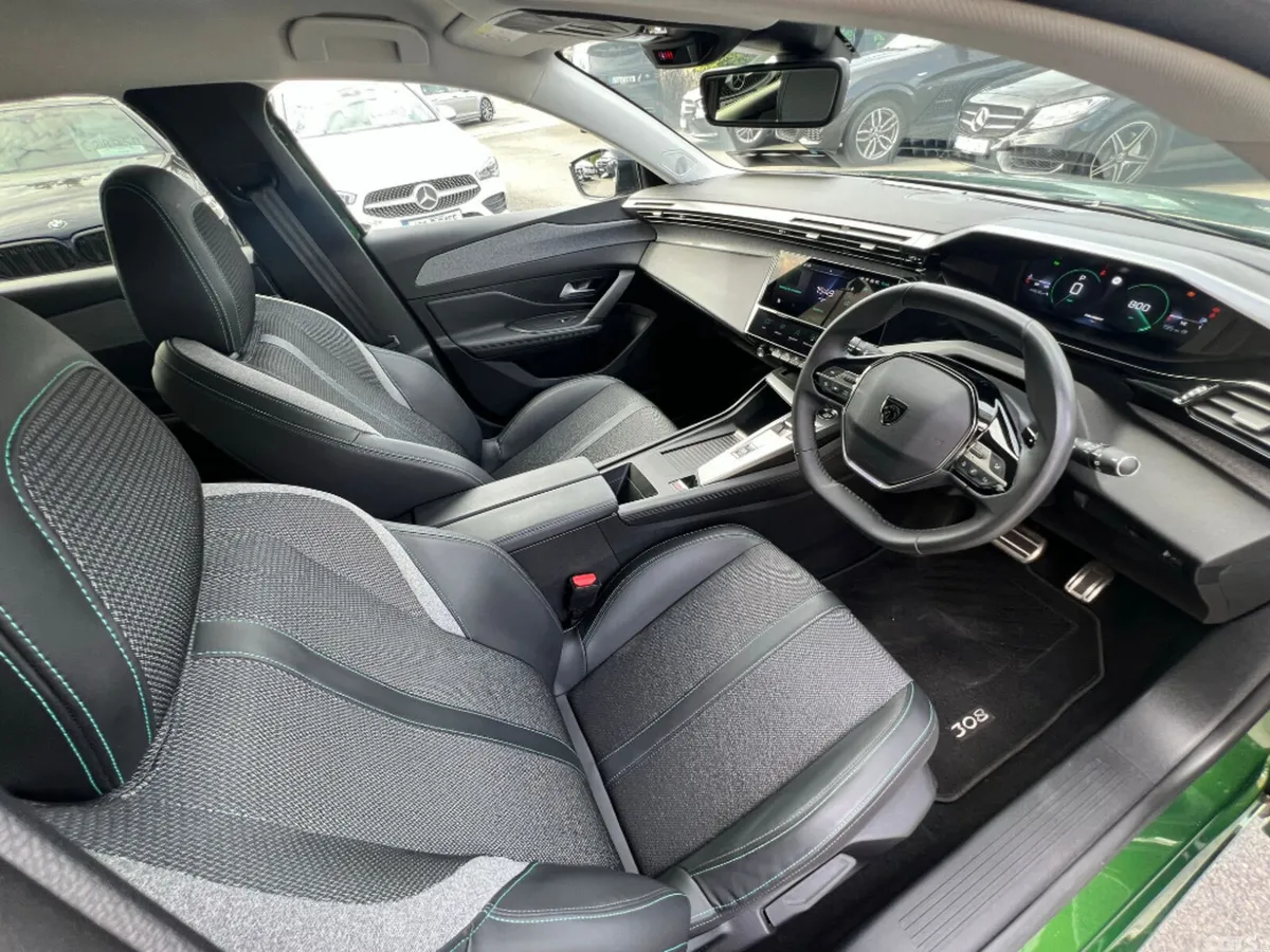 Peugeot 308 Hatchback, Petrol, 2023, Green