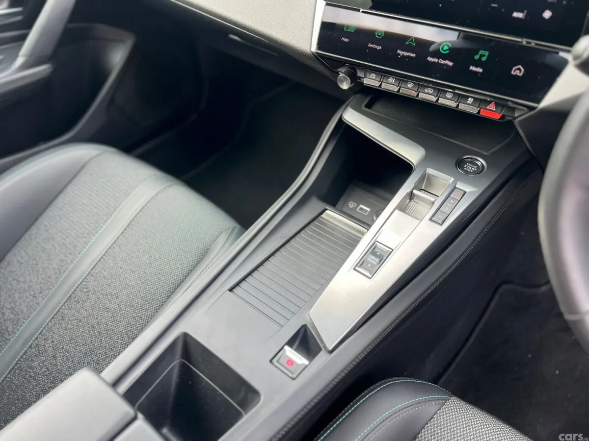 Peugeot 308 Hatchback, Petrol, 2023, Green