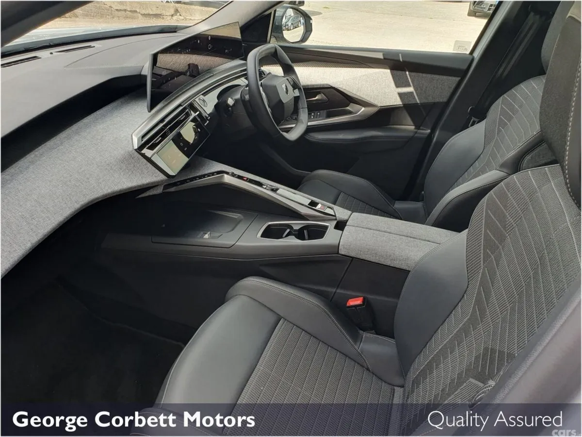 Peugeot 3008 SUV, Petrol Hybrid, 2025, White