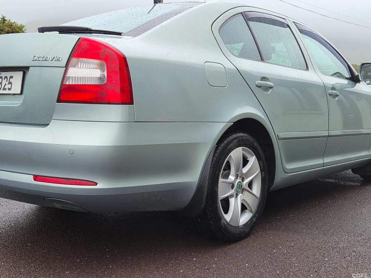 Skoda Octavia Hatchback, Diesel, 2011, Green