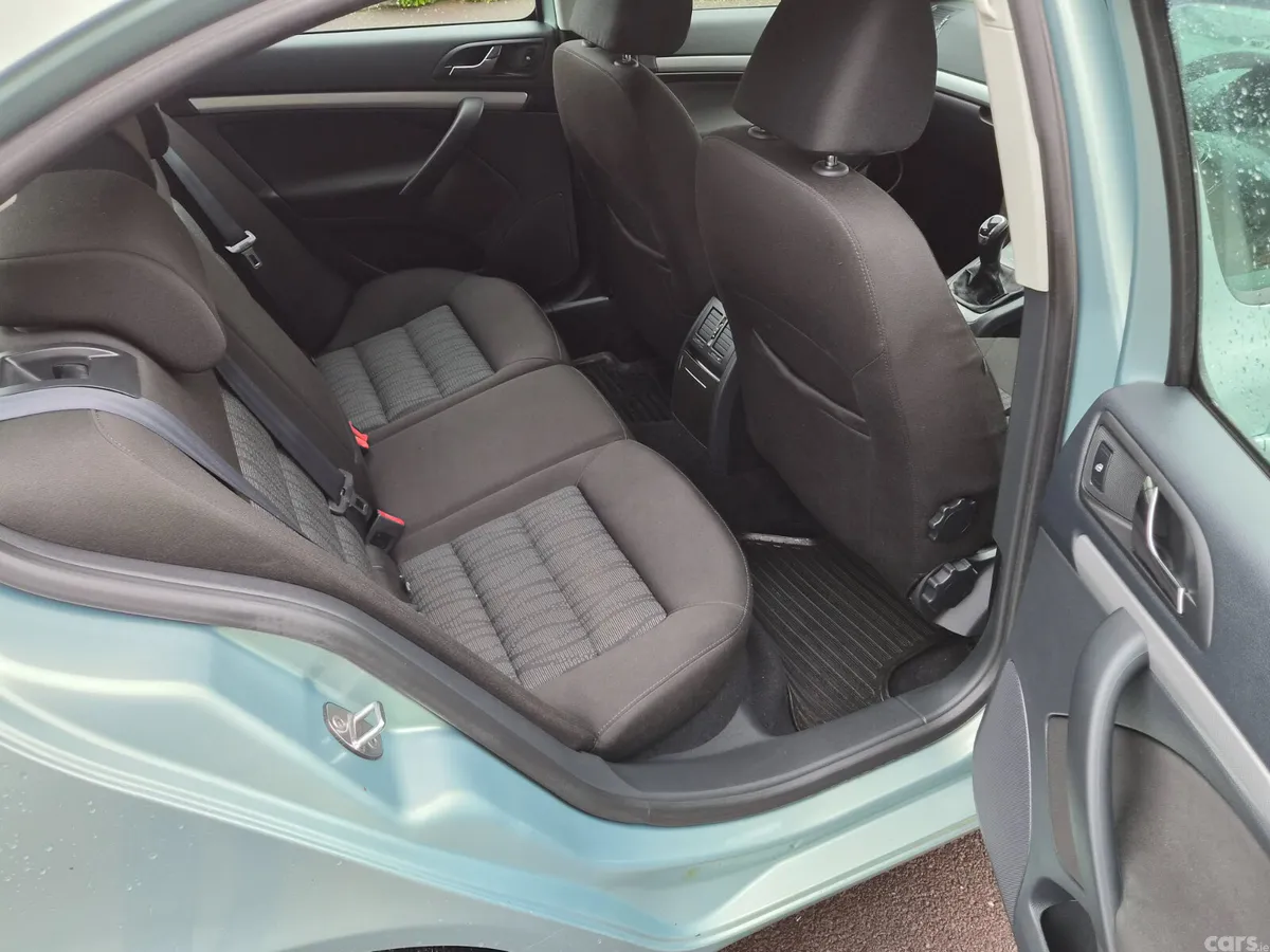 Skoda Octavia Hatchback, Diesel, 2011, Green