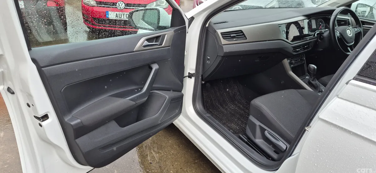 Volkswagen Polo Hatchback, Petrol, 2021, White