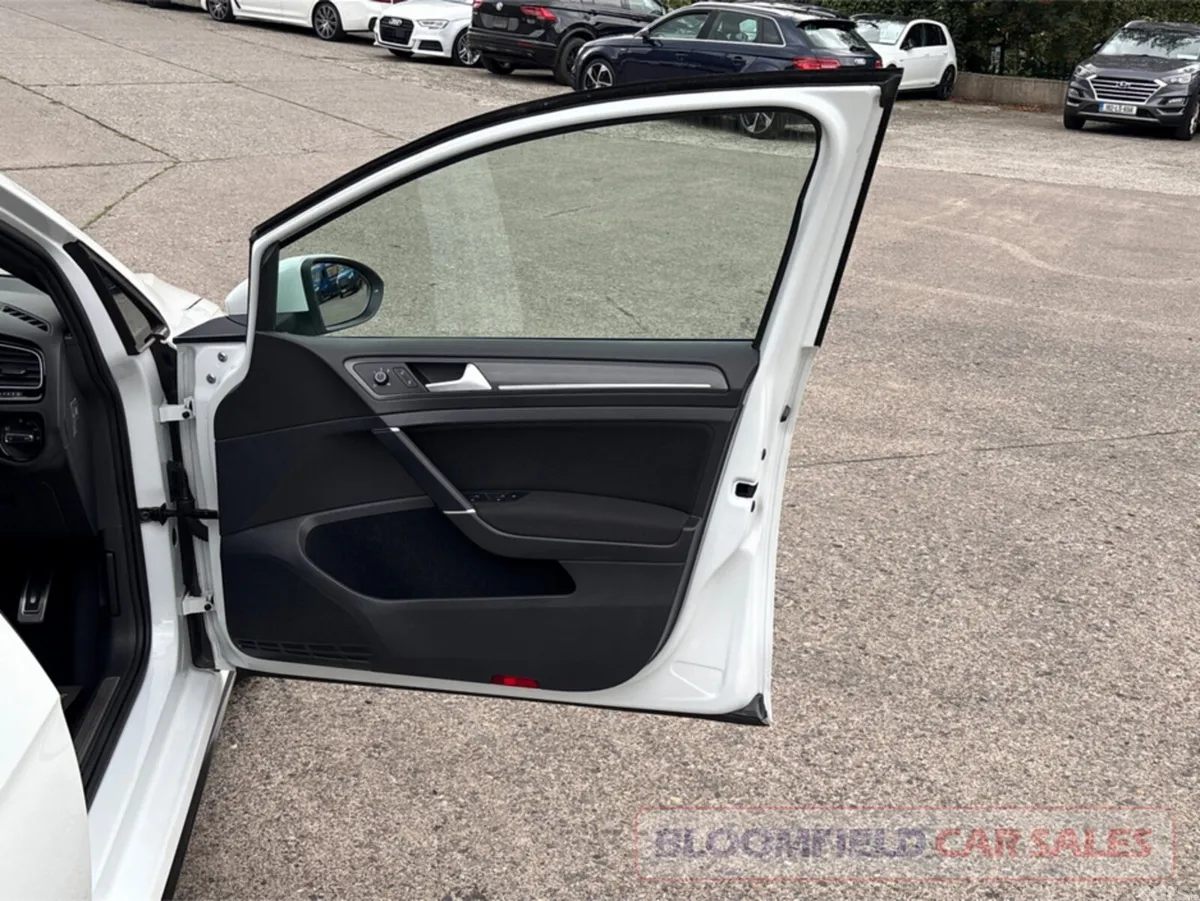 Volkswagen Golf Hatchback, Petrol, 2017, White