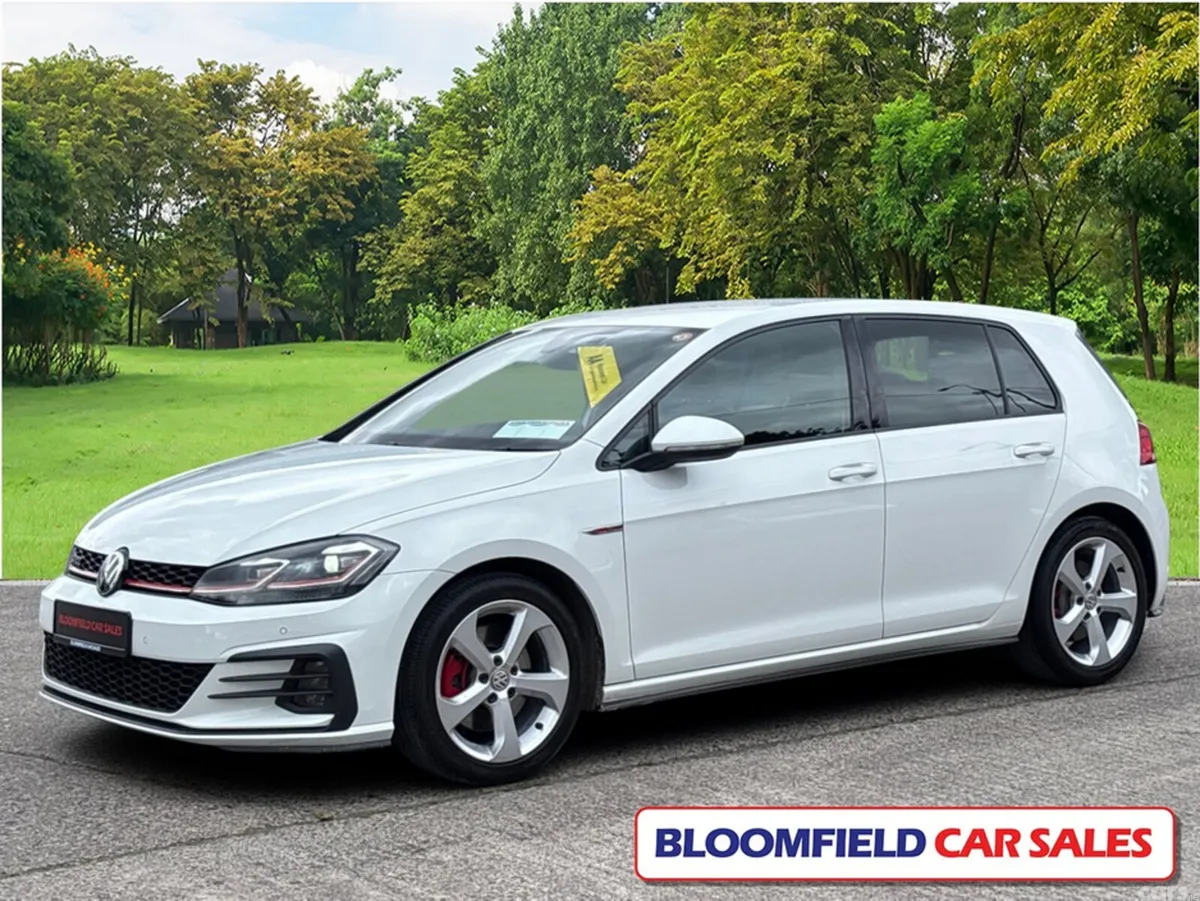 Volkswagen Golf Hatchback, Petrol, 2017, White