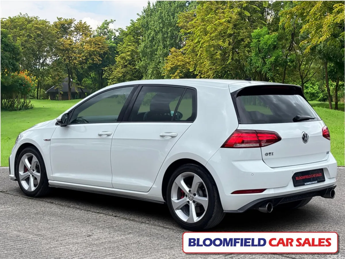 Volkswagen Golf Hatchback, Petrol, 2017, White