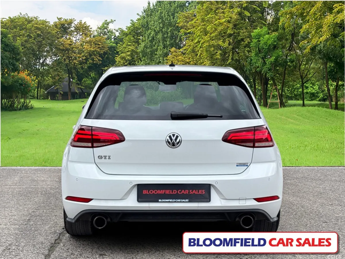 Volkswagen Golf Hatchback, Petrol, 2017, White