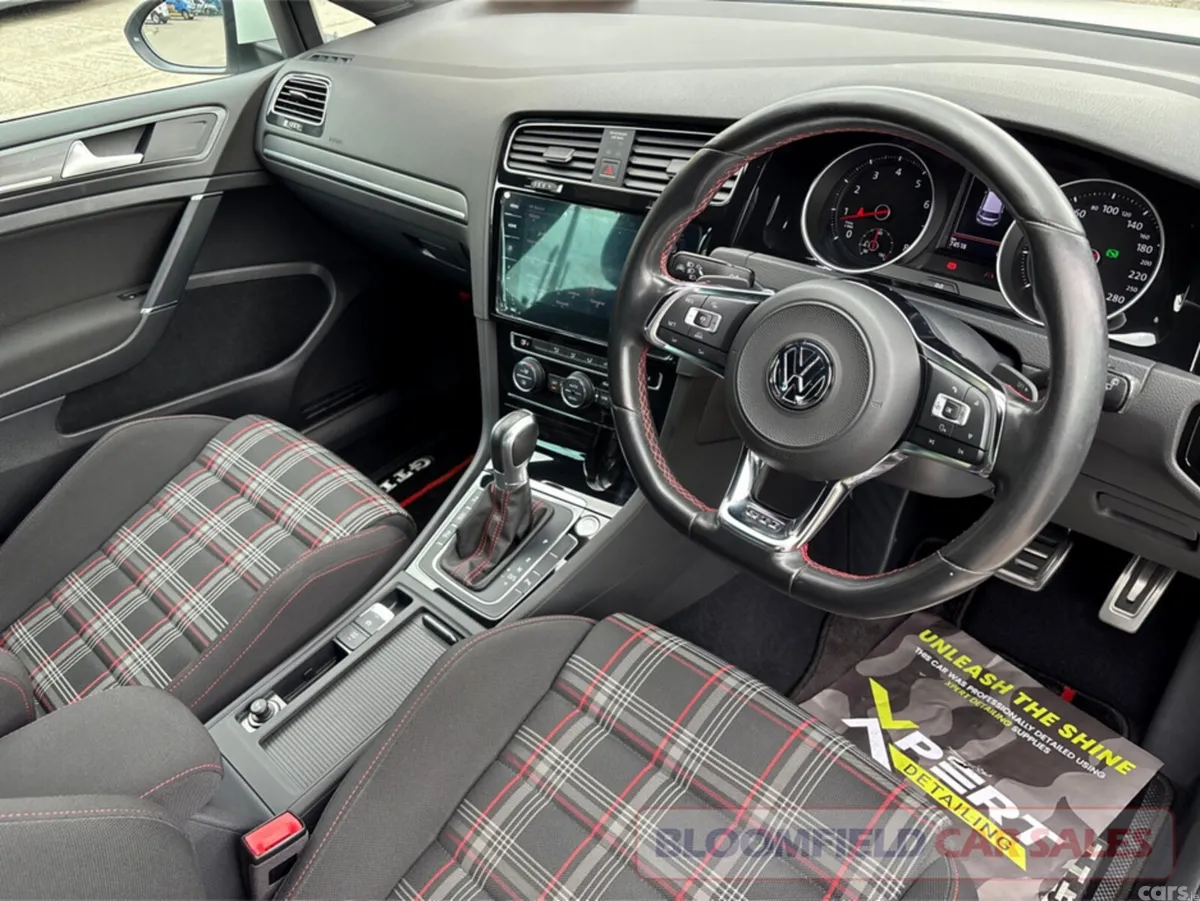 Volkswagen Golf Hatchback, Petrol, 2017, White