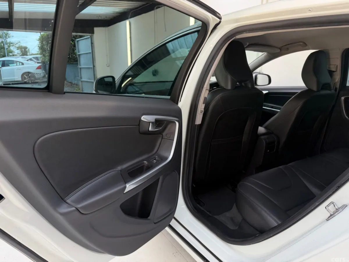 Volvo V60 Estate, Diesel, 2018, White