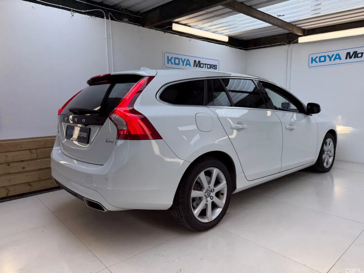 Volvo V60 Estate, Diesel, 2018, White