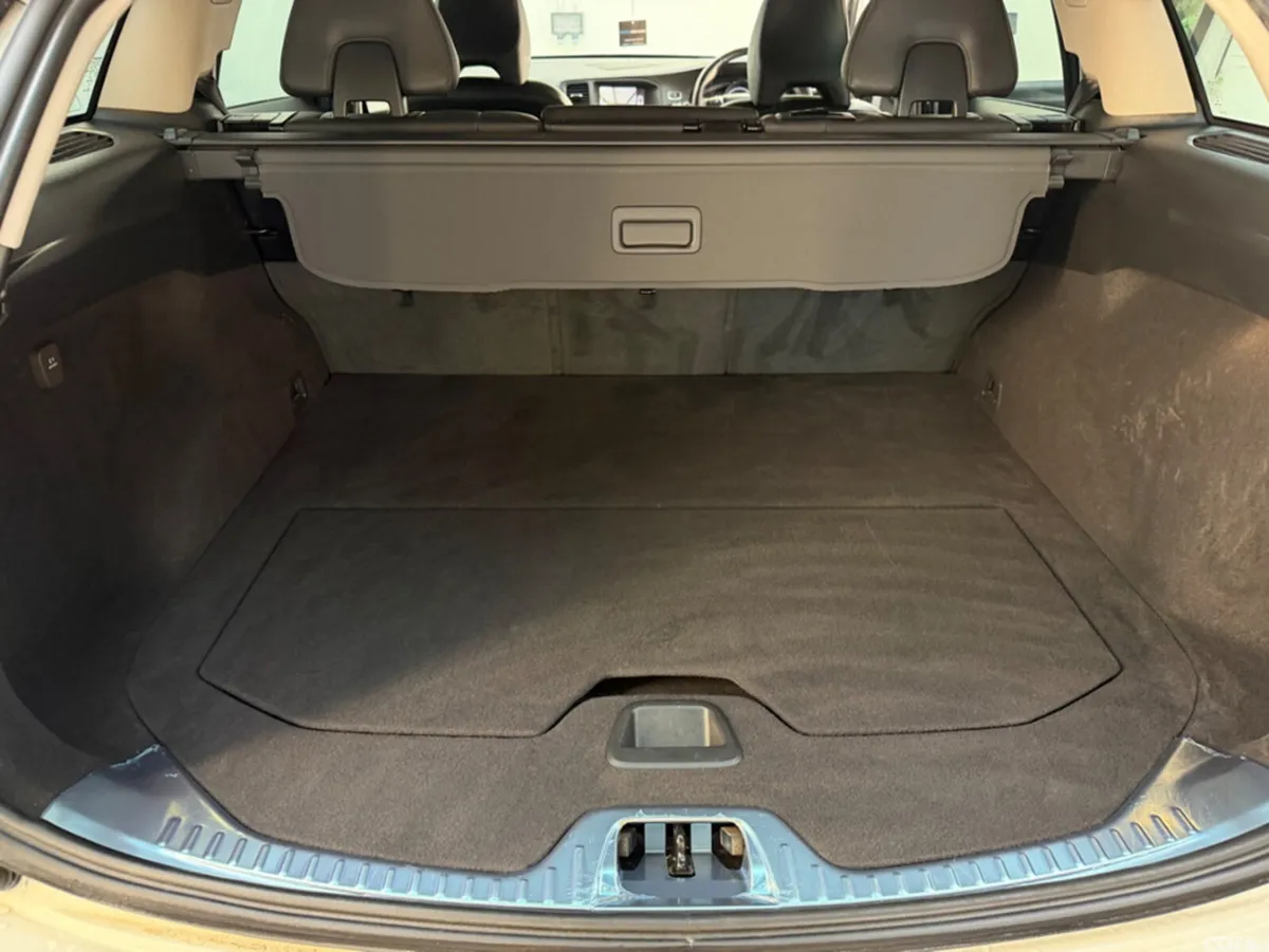 Volvo V60 Estate, Diesel, 2018, White