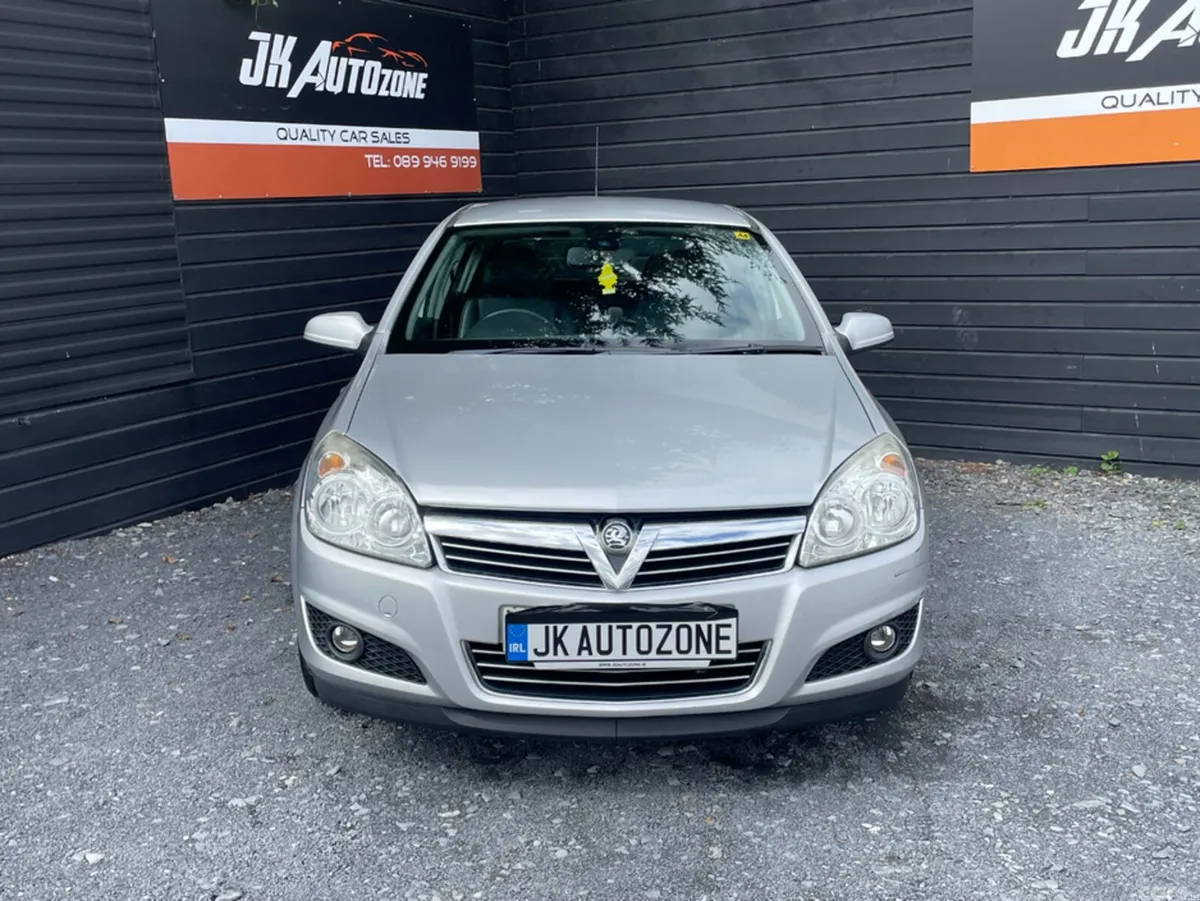Opel Astra Hatchback, Petrol, 2007, Silver