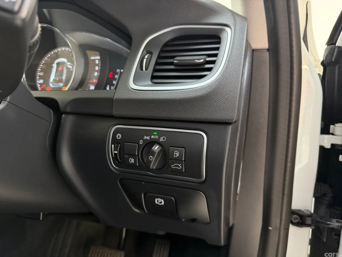 Volvo V60 Estate, Diesel, 2018, White