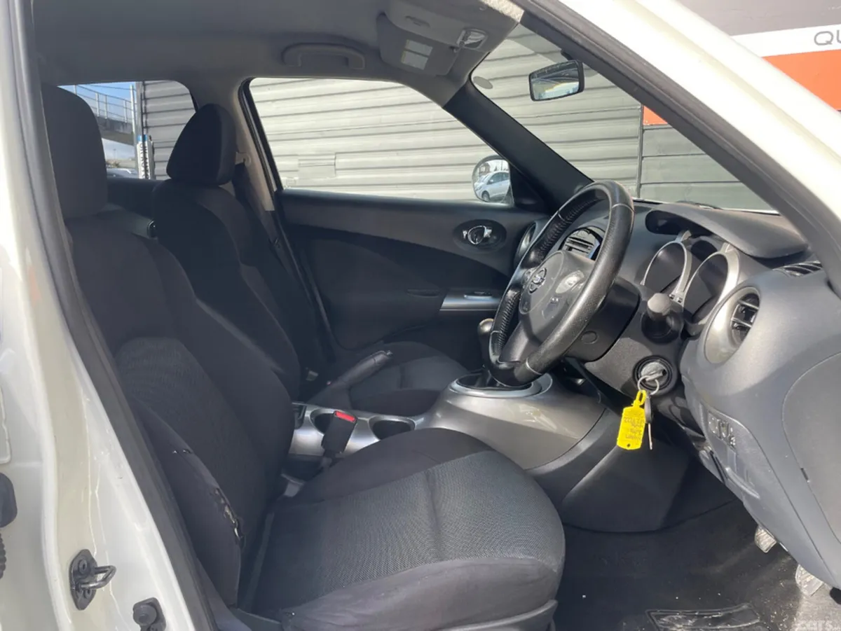 Nissan Juke Hatchback, Petrol, 2013, White