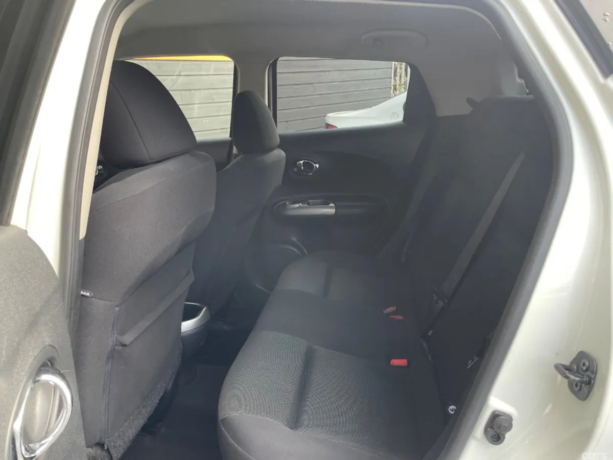 Nissan Juke Hatchback, Petrol, 2013, White