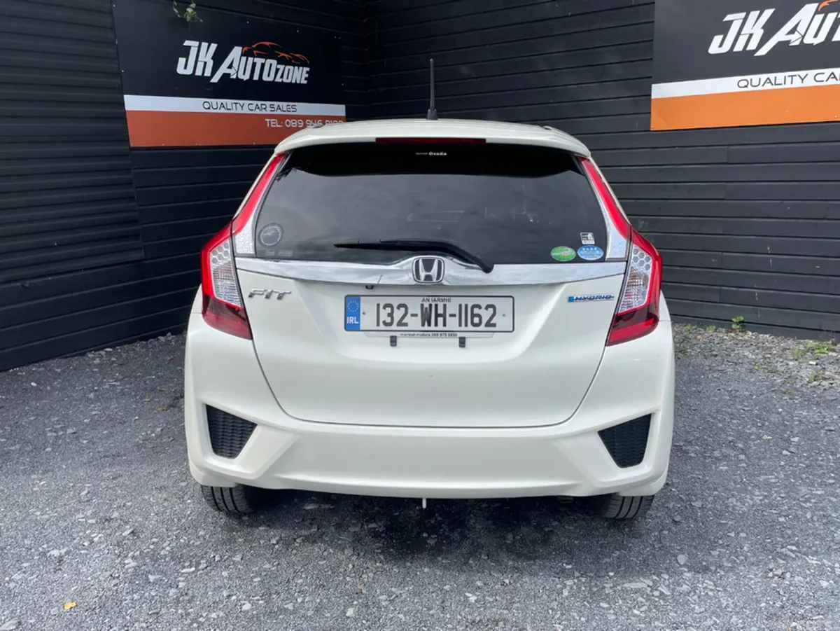Honda Fit Hatchback, Petrol Hybrid, 2013, White